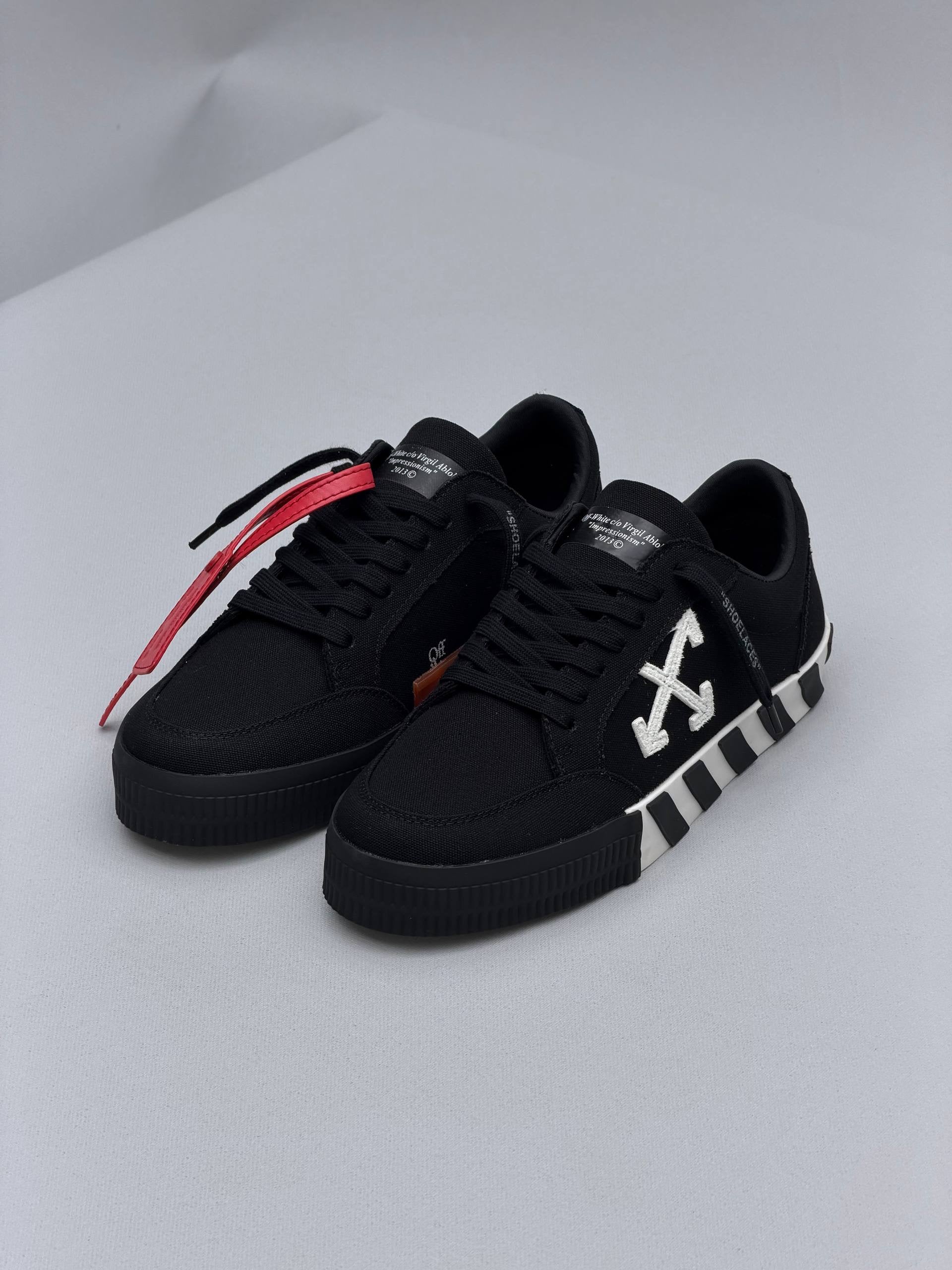 Off - Suede canvas classic Black