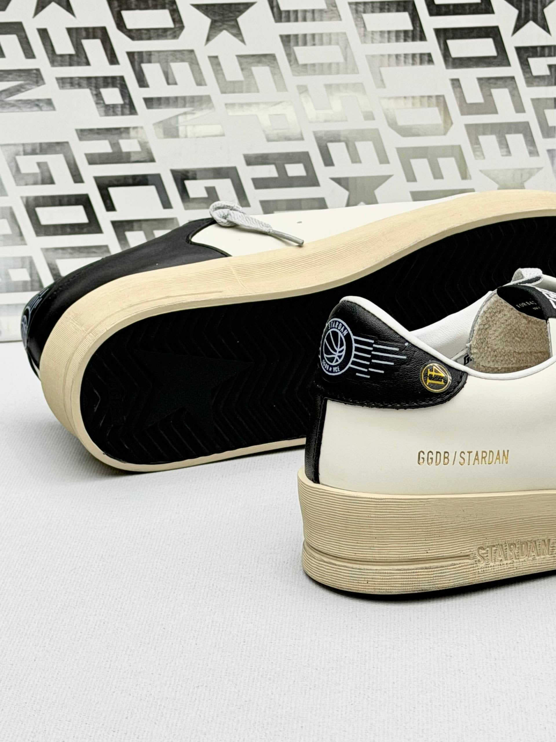 Golden Ball Sandals White - Grey Star