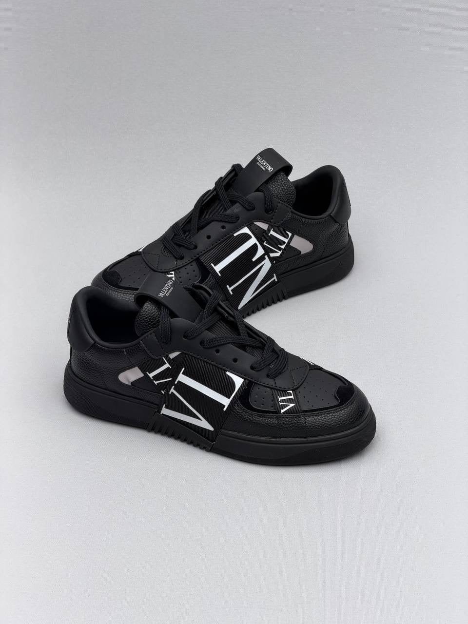 Valen - Straw in Shoes Full Black