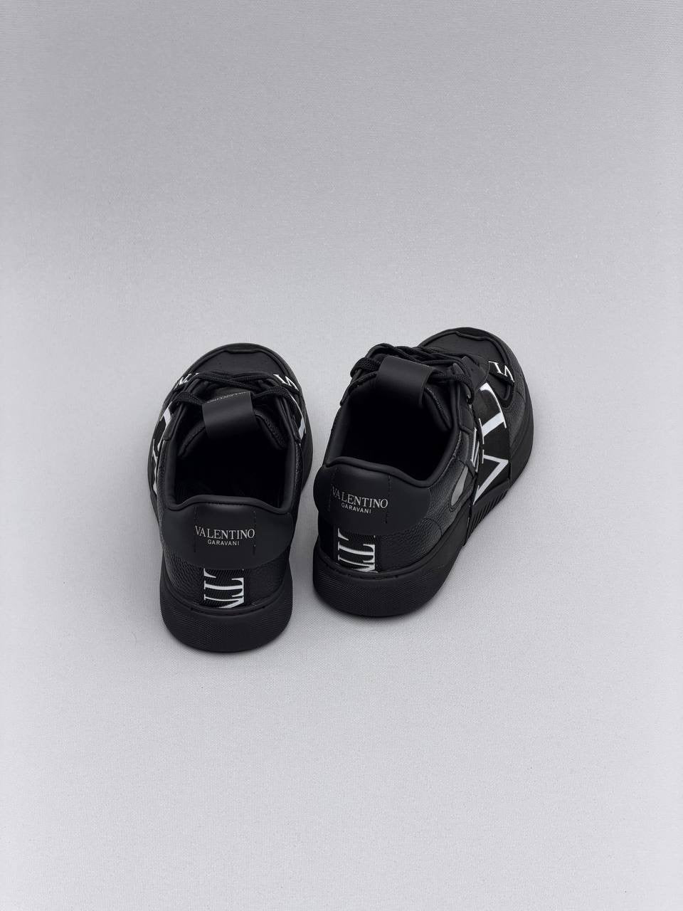 Valen - Straw in Shoes Full Black