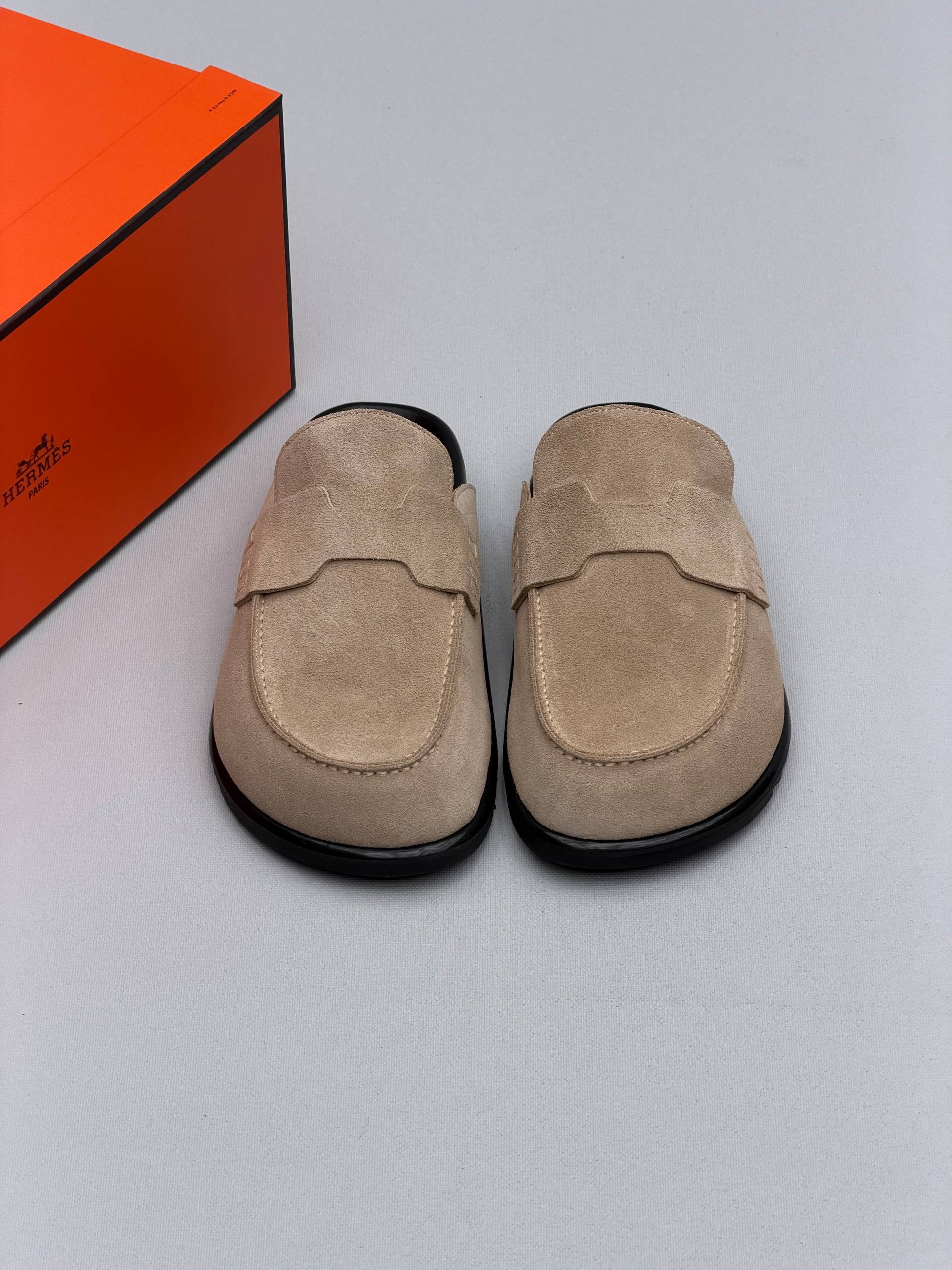 Hrms slipper sueda grey leather logo