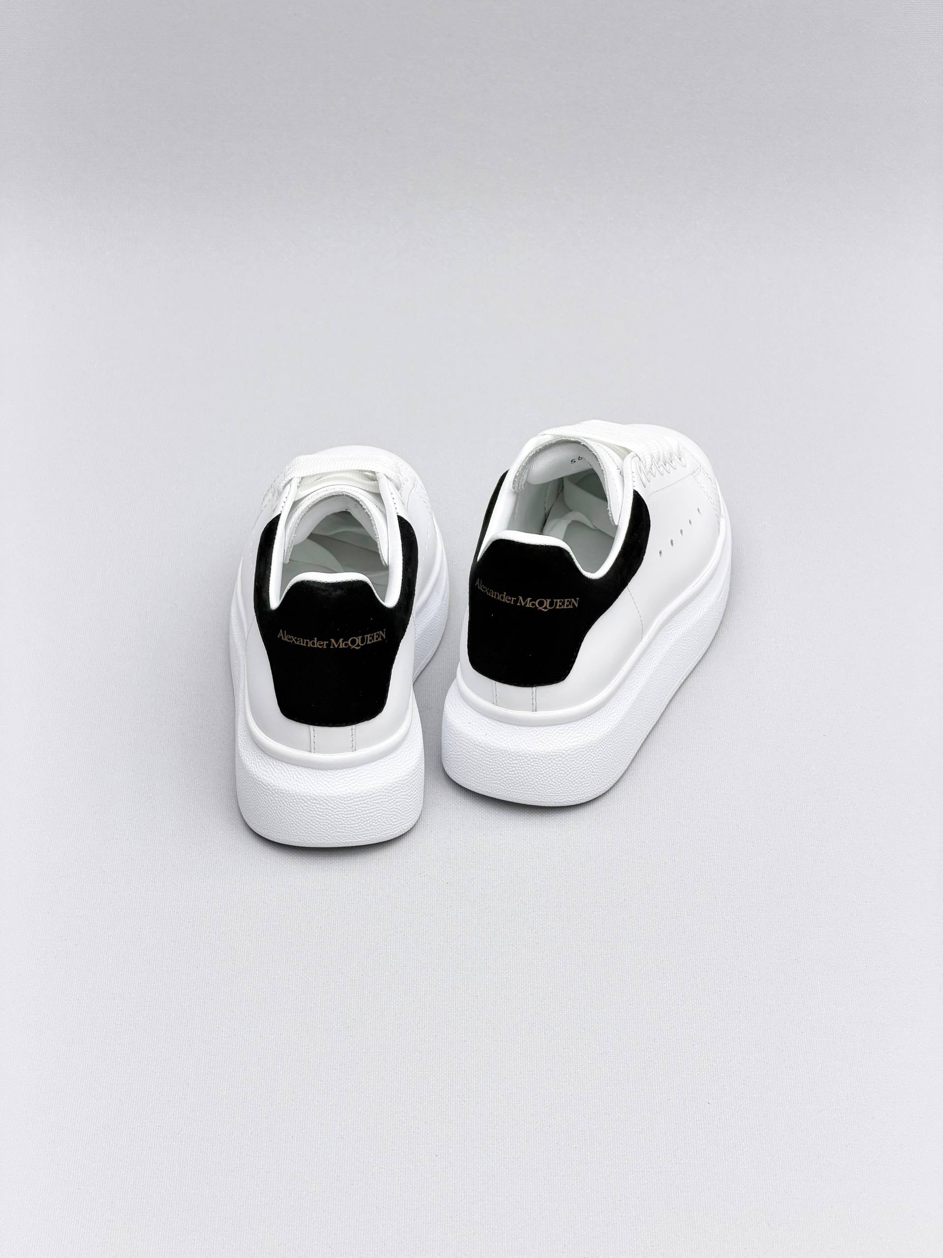 Alexander Classic Mens White Shoes