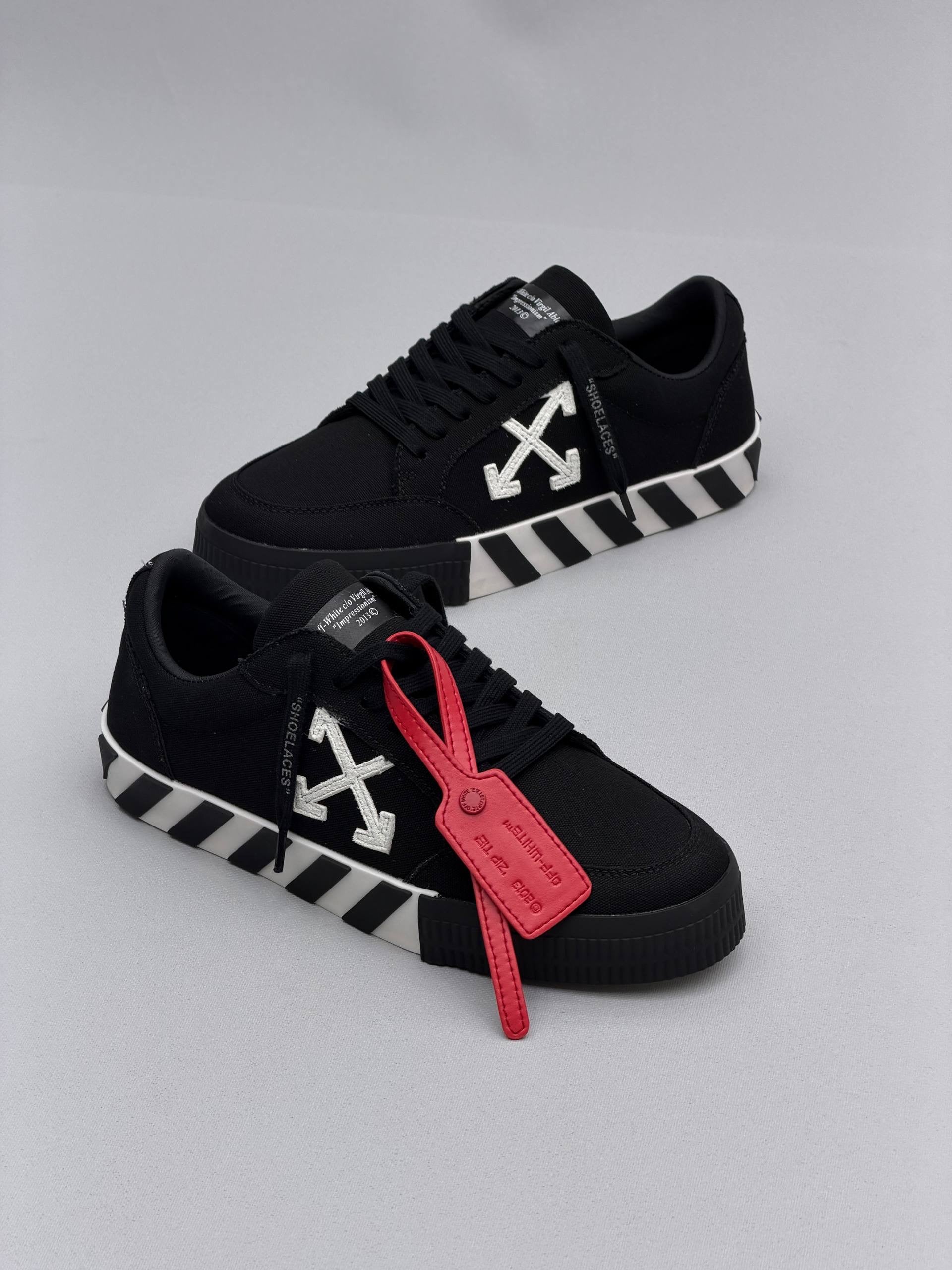 Off - Suede canvas classic Black