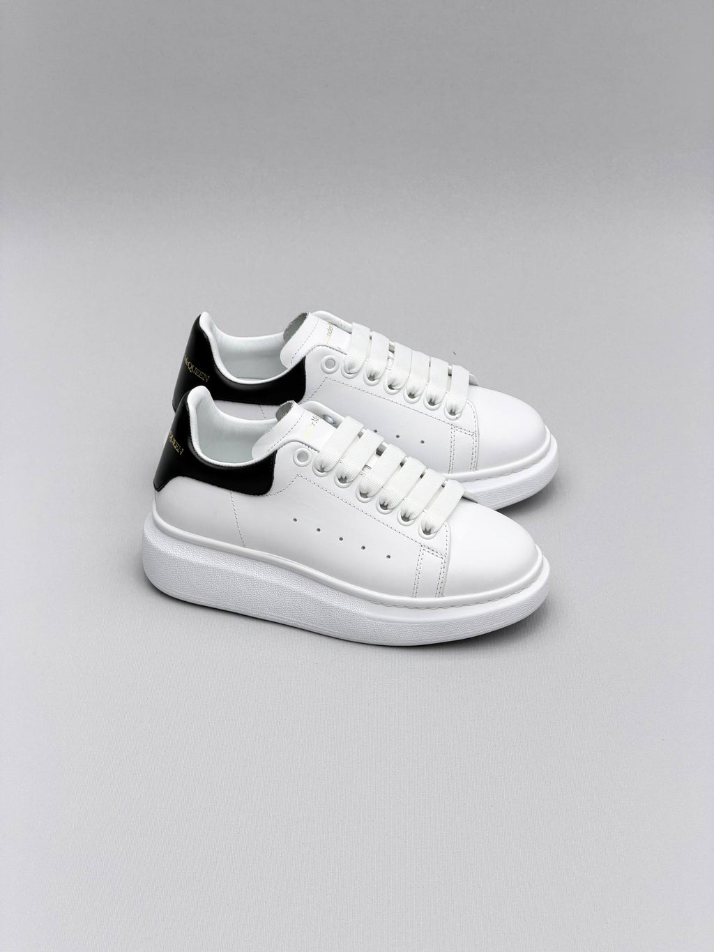Alexander Classic Mens White Shoes