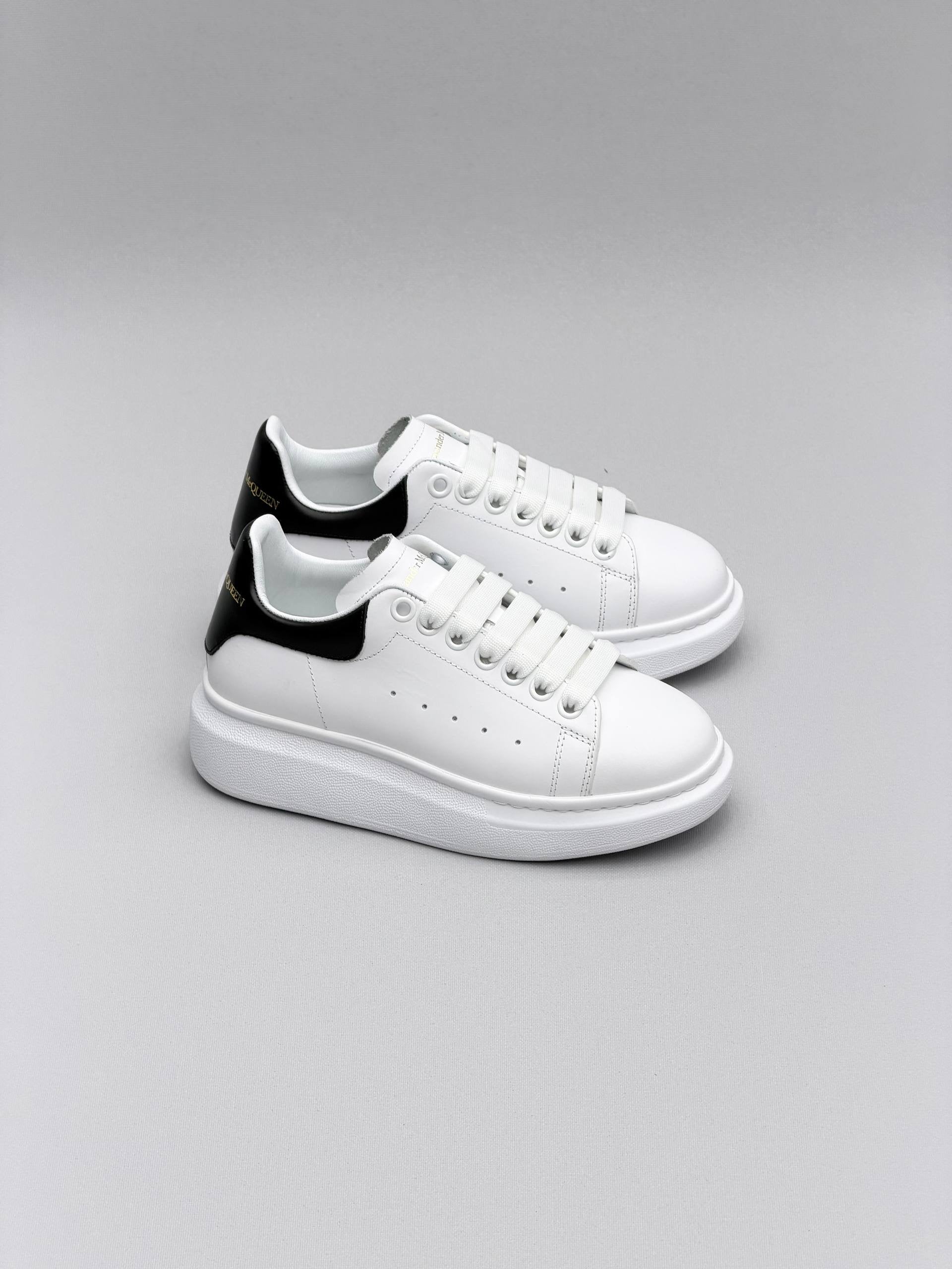 Alexander Classic Mens White Shoes