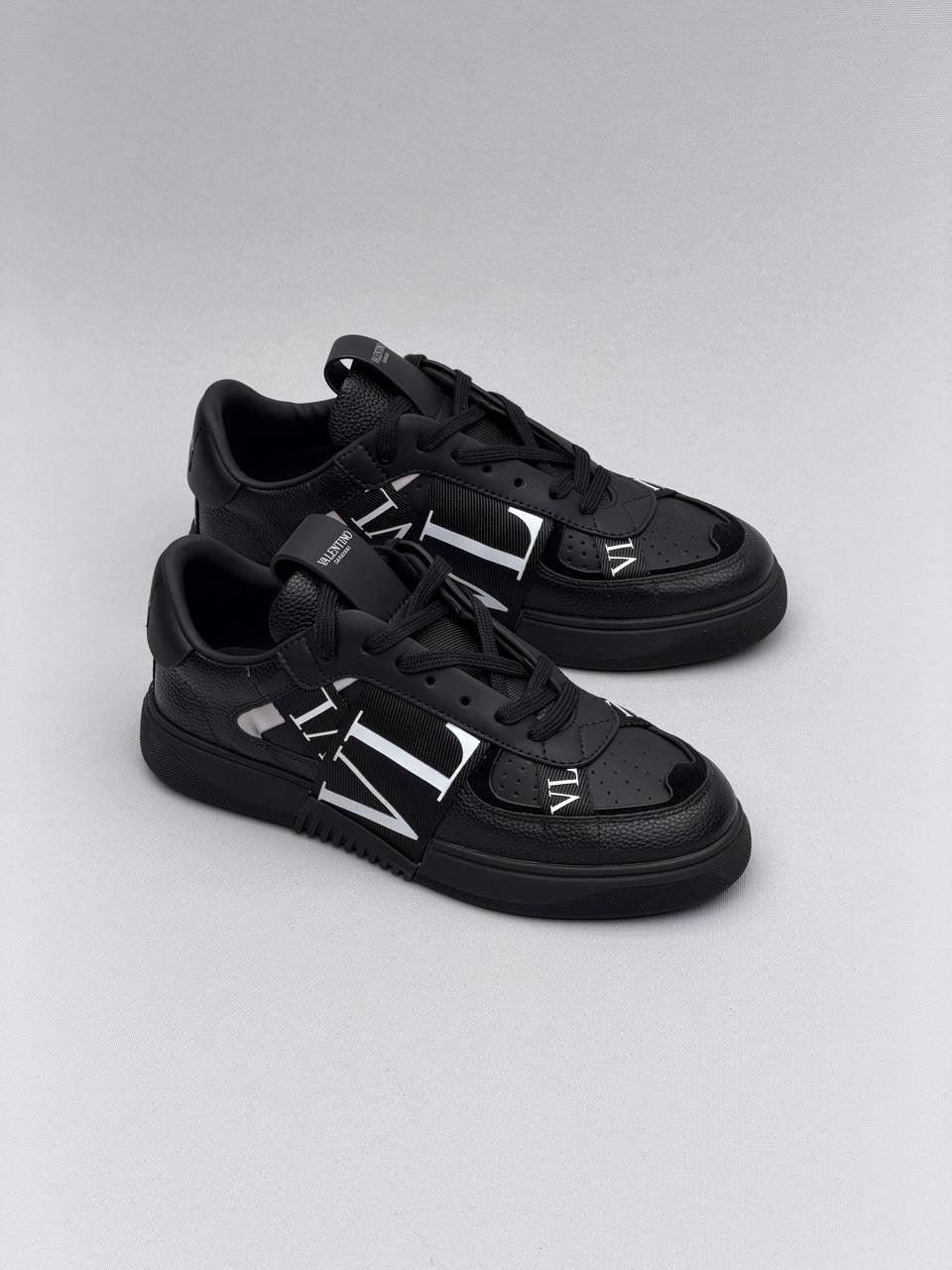 Valen - Straw in Shoes Full Black