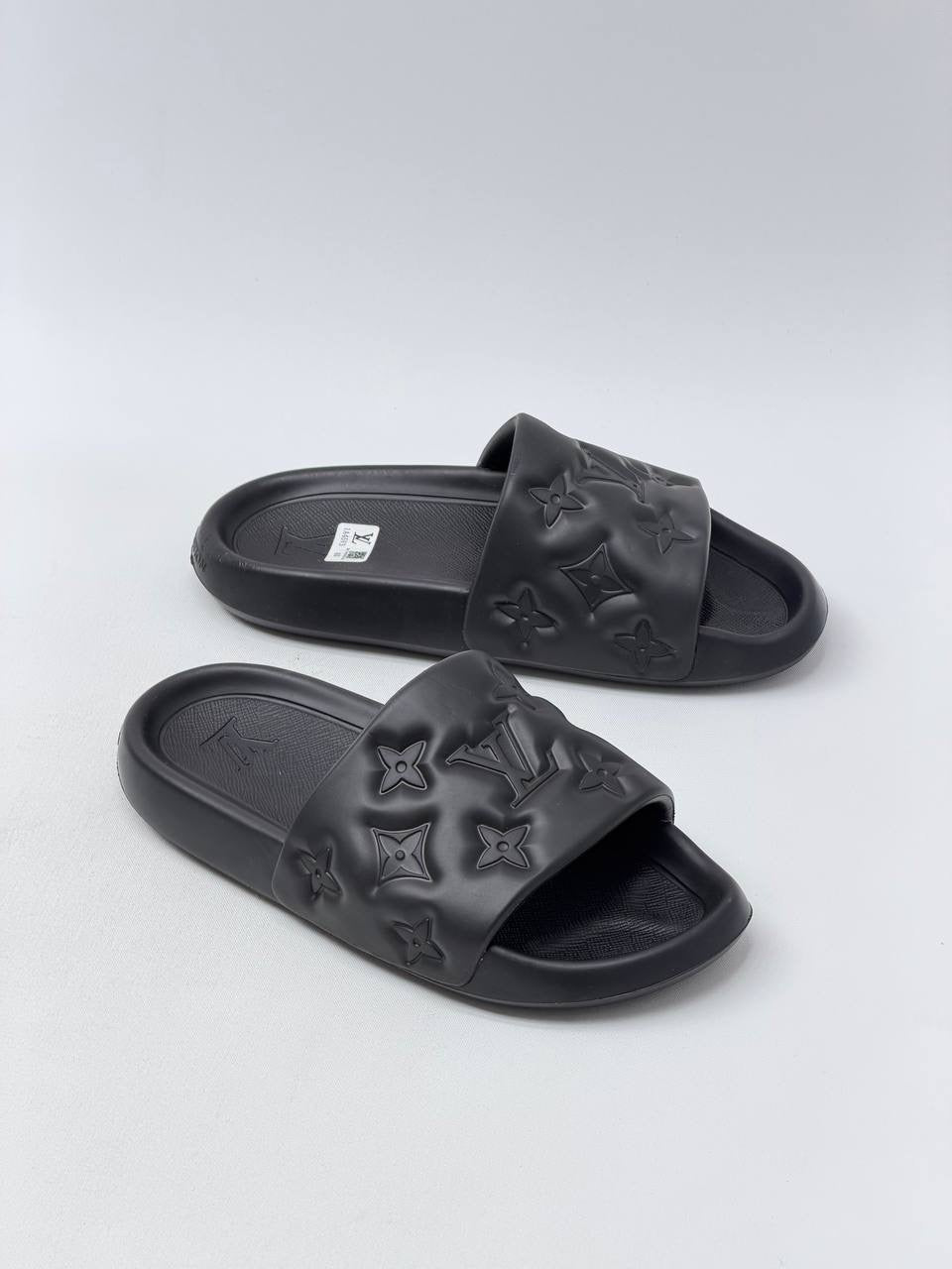 Waterfont Black Puffer Slipper - LV