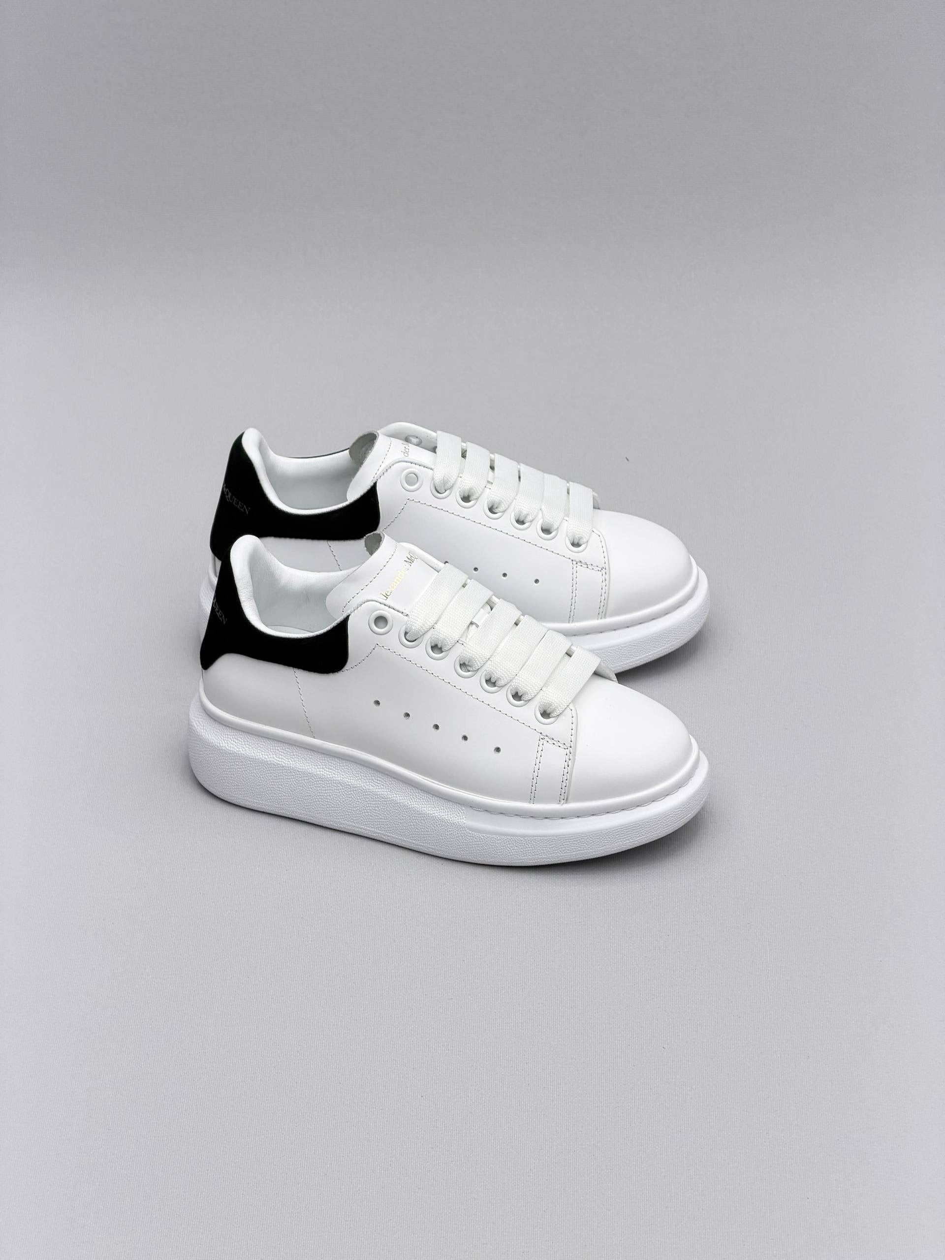 Alexander Classic Mens White Shoes