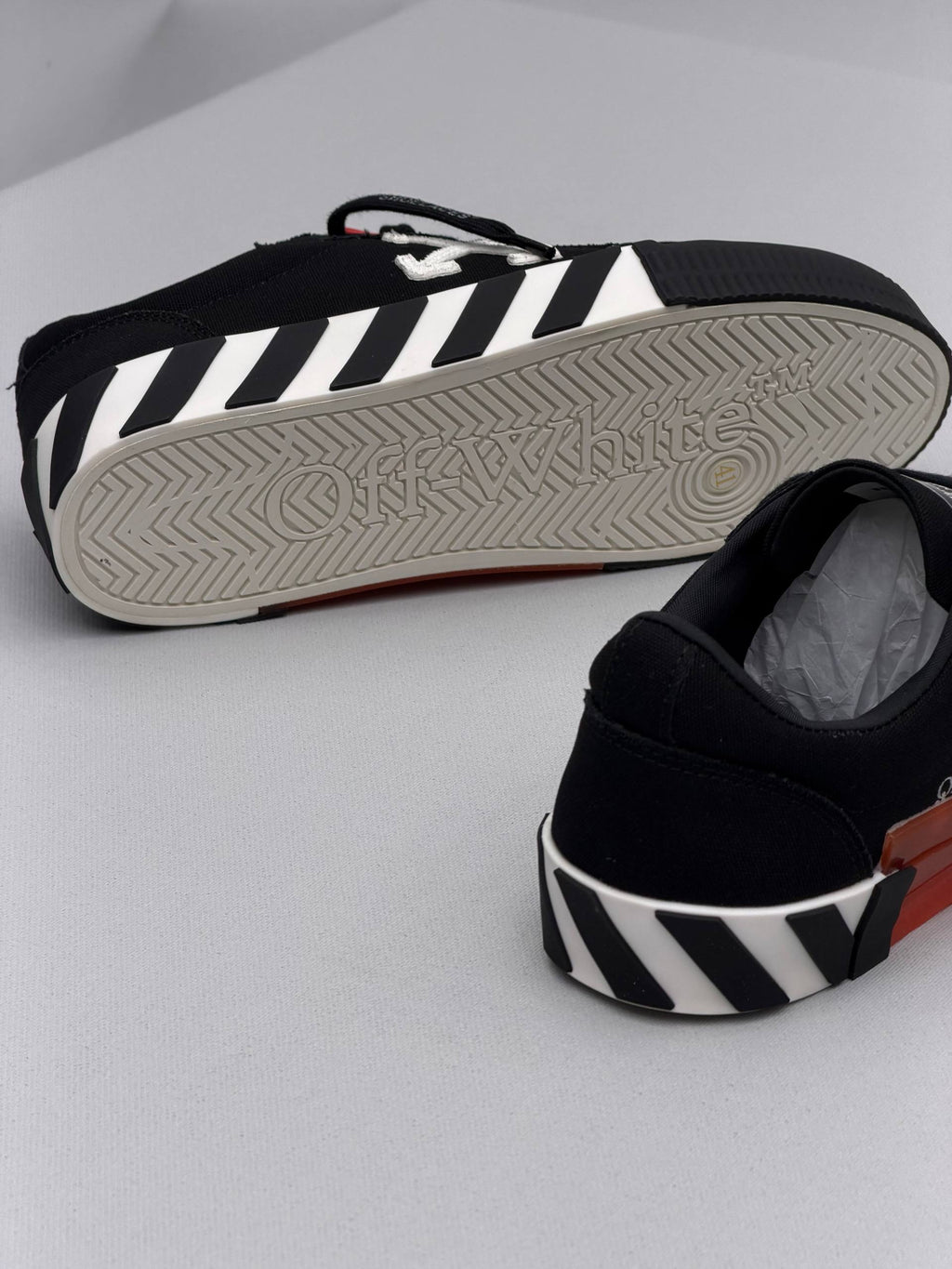 Off - Suede canvas classic Black