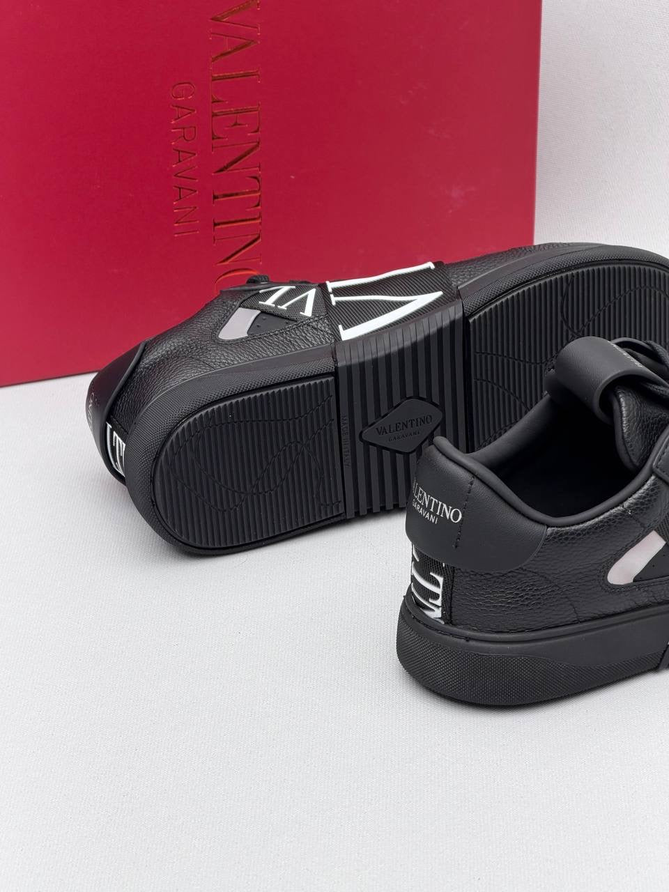 Valen - Straw in Shoes Full Black